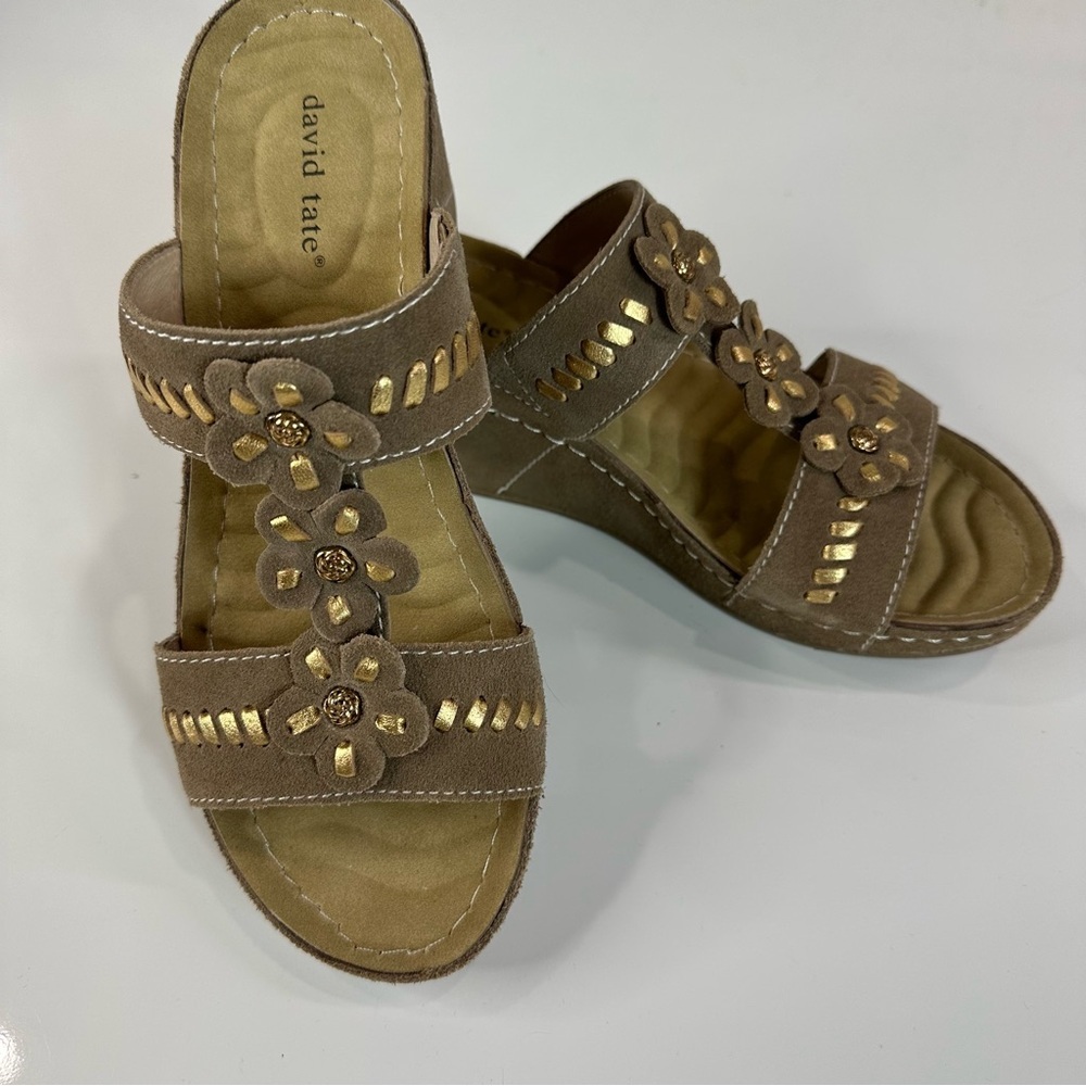 DAVID TATE sandal 8M gold embellishments SLIP ON gold light brown tan 8 NEW - Picture 3 of 9
